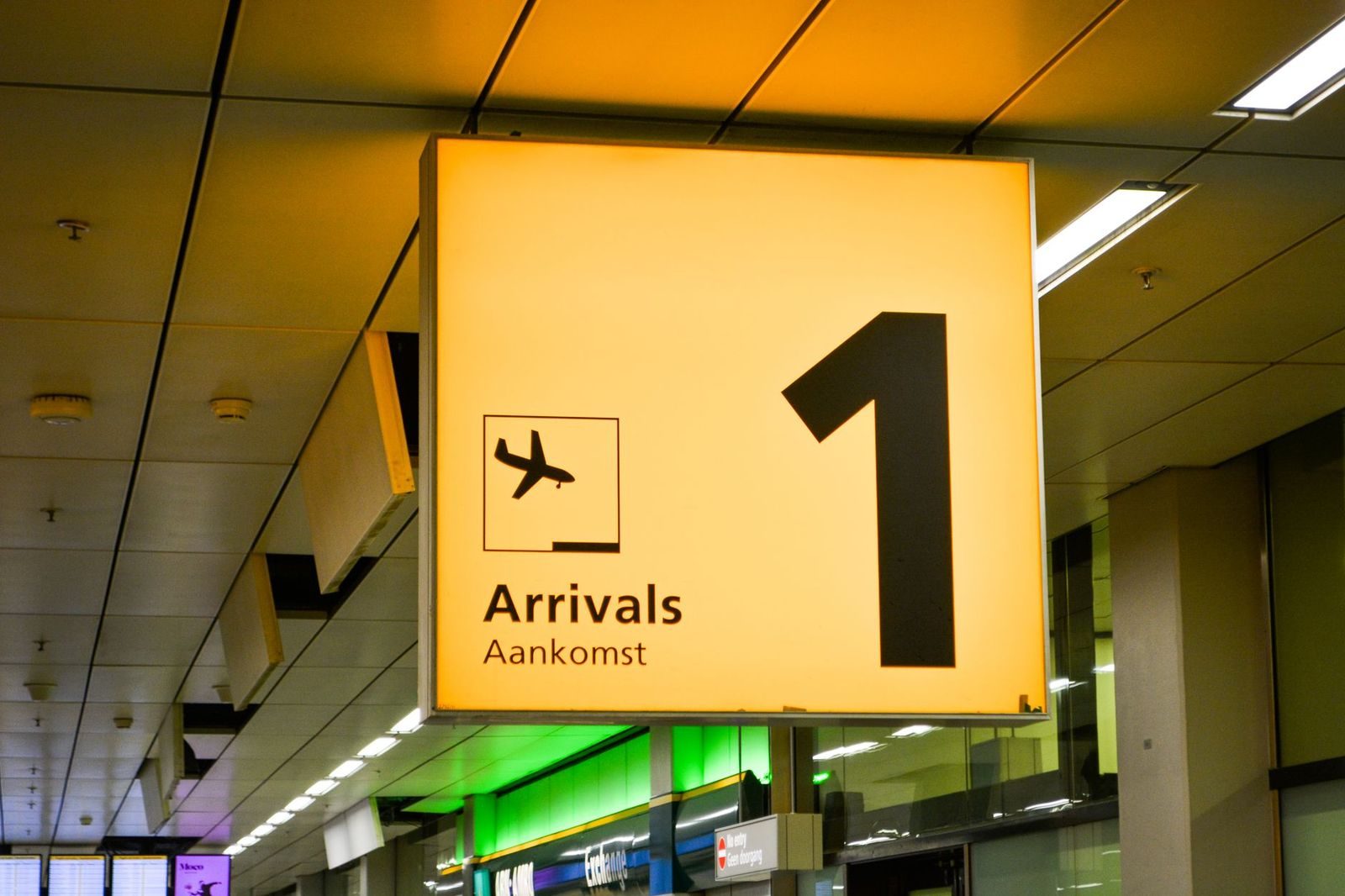 How Early Should Your Limo Collect You for a Flight?